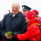King Harald received The Queen at the top. Photo: Lise Åserud, NTB scanpix